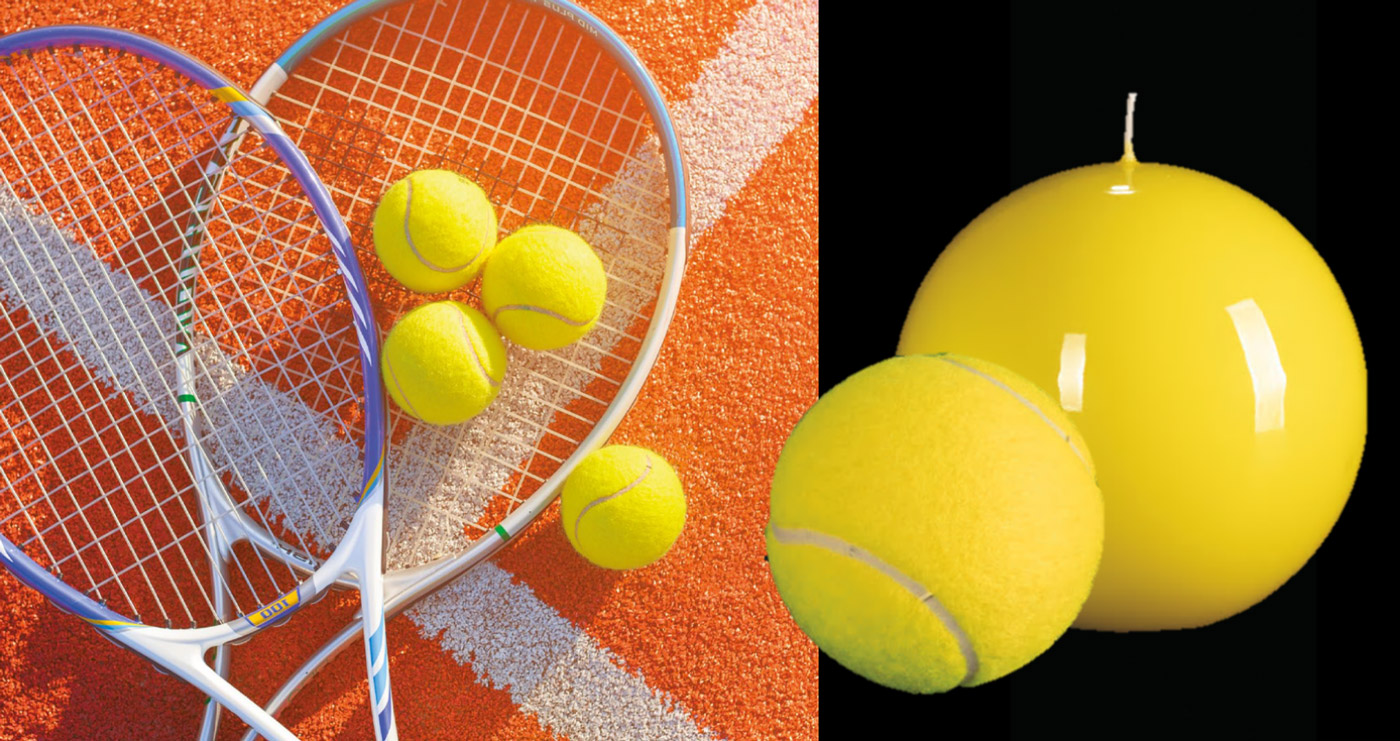Fotocomposizione di racchette con palline da tennis e candela gialla sferica